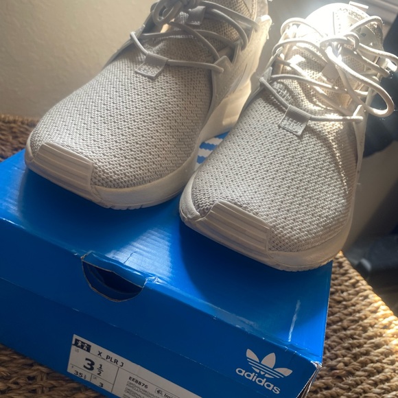 Addias - Picture 4 of 4